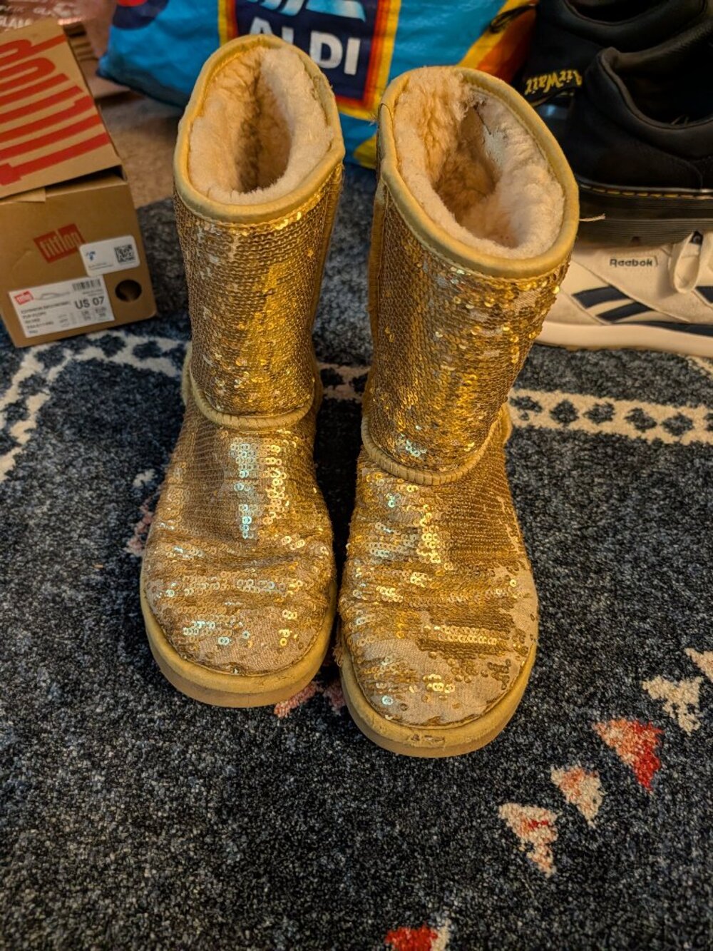 UGG Classic Short Sparkle Gold Sequin Shearling Boots Women’s 9 Style 3161